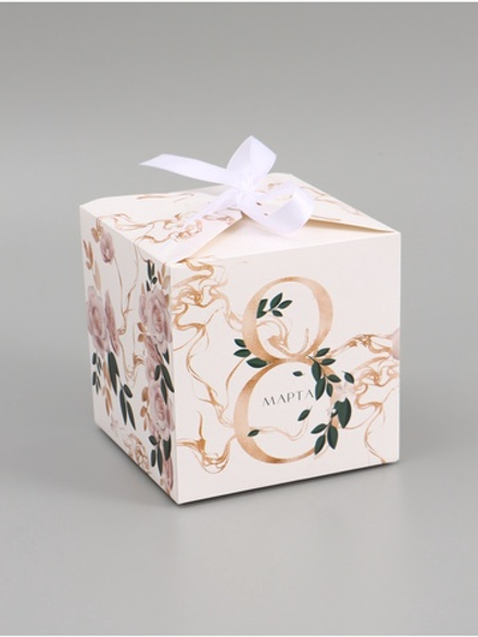 Коробка складная «8 марта, золотой», 12 × 12 × 12 см 7150124