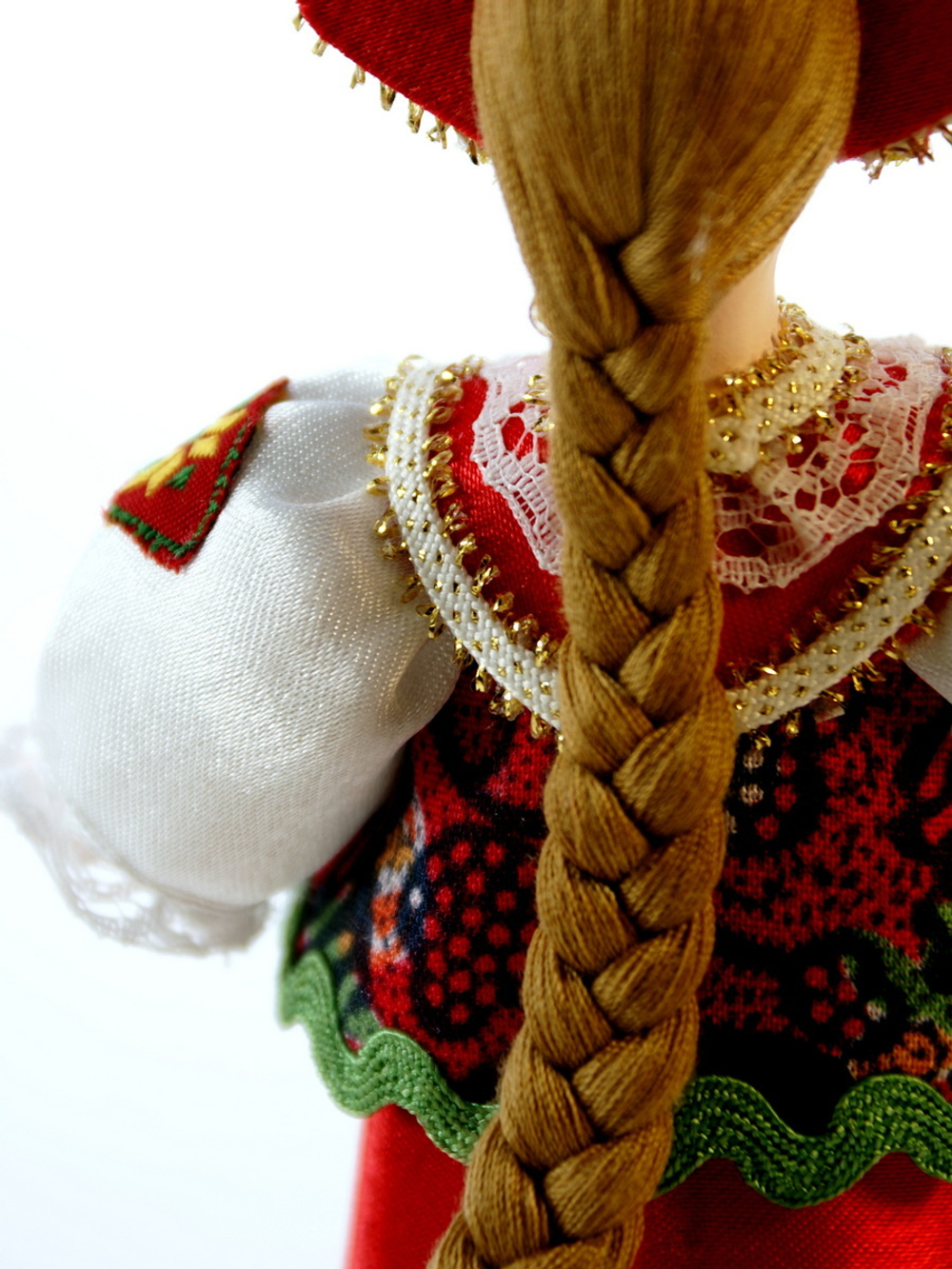 Кукла коллекционная в девичьем русском костюме