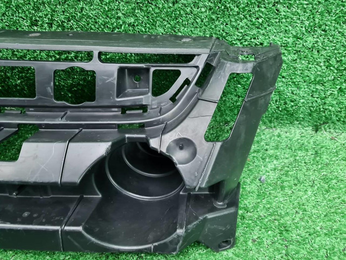 Кронштейн решетки радиатора Ford Kuga 2 (12-16)