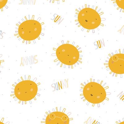 Счастливые солнышки на белом