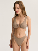 Купальные трусы бикини с фурнитурой