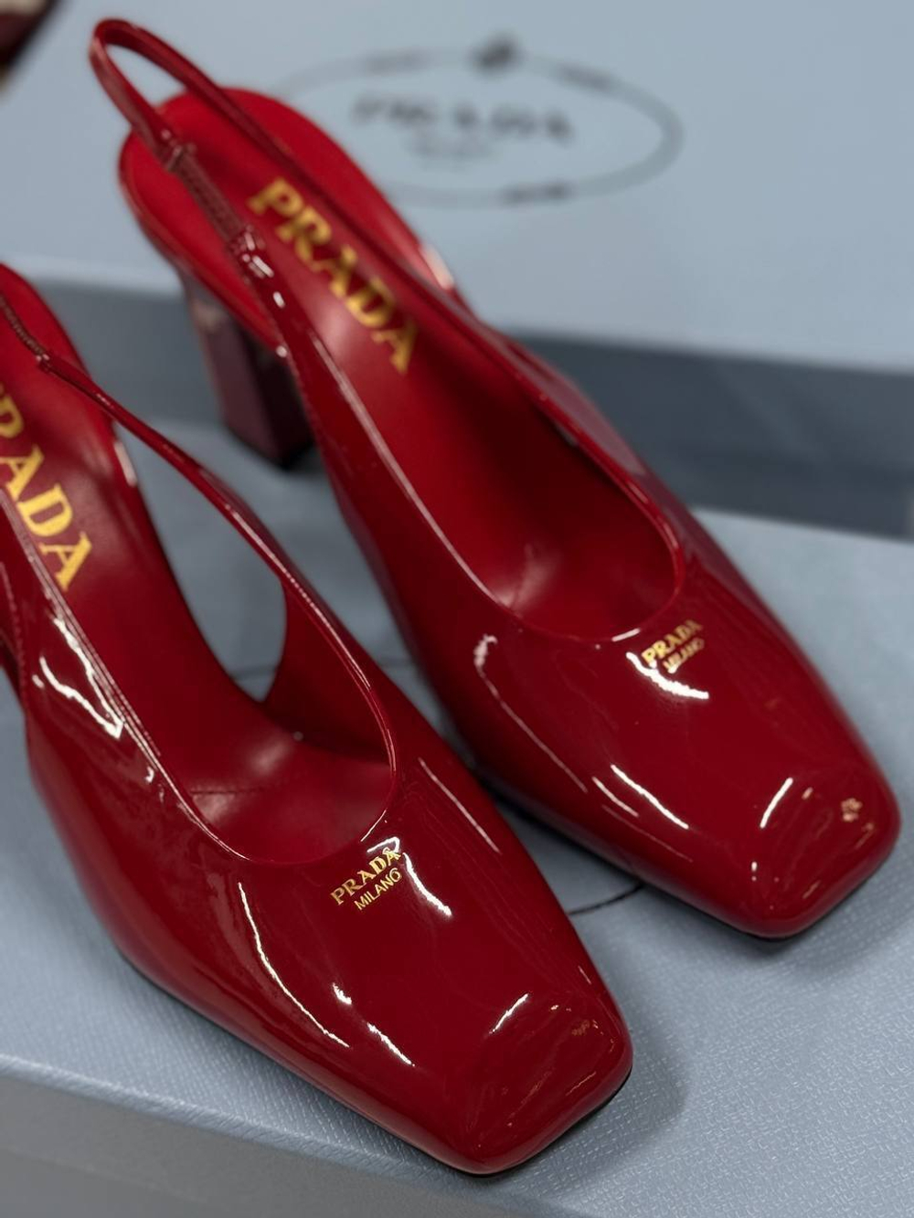 Босоножки Prada