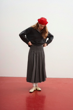 Юбка в складку, серая полоска