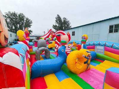 Коммерческий надувной батут «Парк развлечений 4» 12*6*7 м