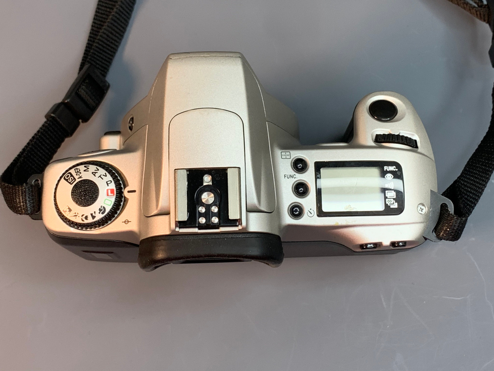 Canon EOS 300 Kit 28-90mm f 4-5.6