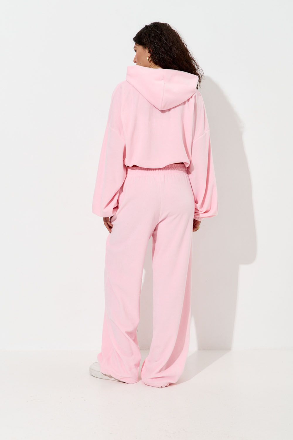 Худи на молнии из велюровой ткани розового цвета