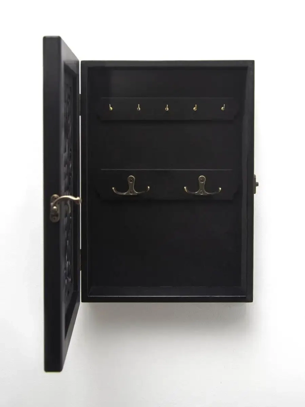 Ключница настенная в прихожую закрытая