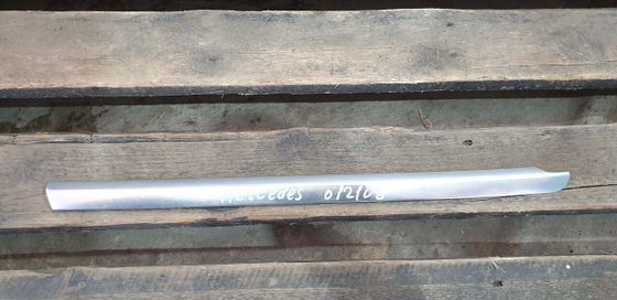 Накладка стекла заднего левого Mercedes GLC (X253) 15-нв Б/У Оригинал A2536700122