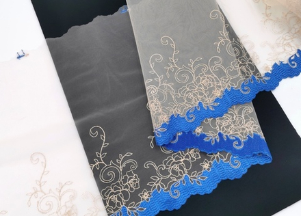 Вышивка на сетке, ЛЕВАЯ, 23 см, бежевая с золотой нитью и синим краем , (Артикул: VS-1011), м