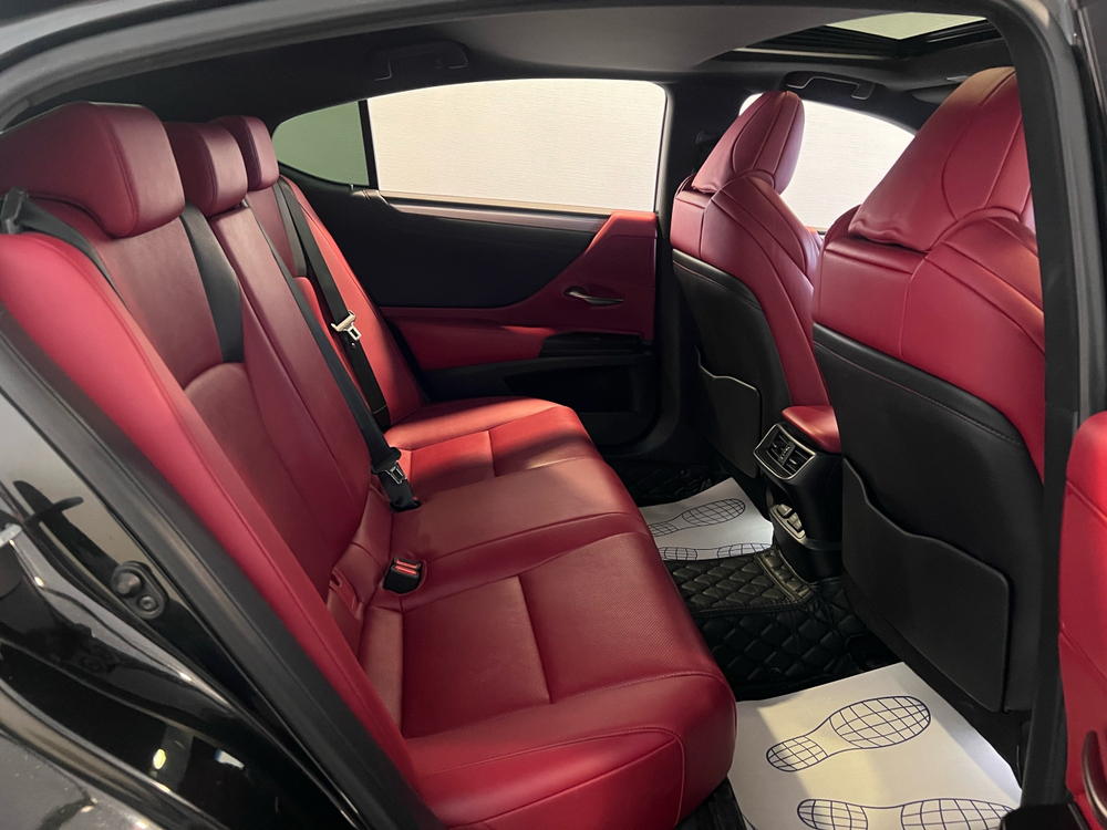 Lexus ES250, 2020 год