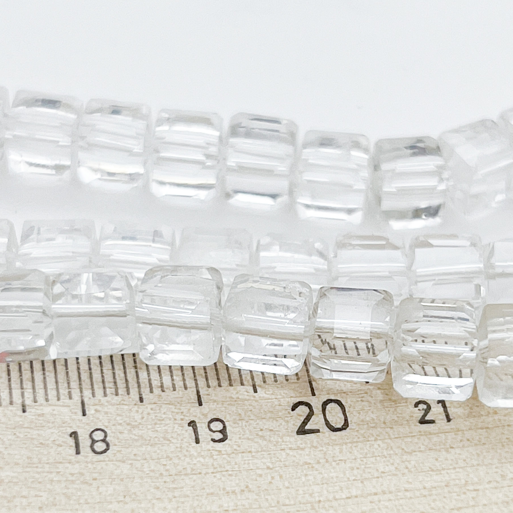 Горный хрусталь, размер около 7,2-7,4 мм, цена за 13 шт (1/4 нити)