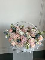 Сборная корзина в нежных оттенках