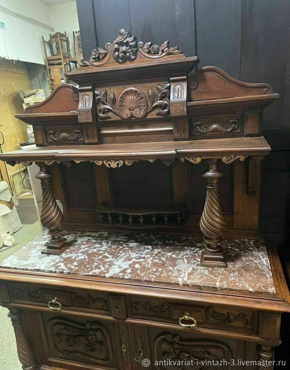 Старинный поставец/десертница с мрамором