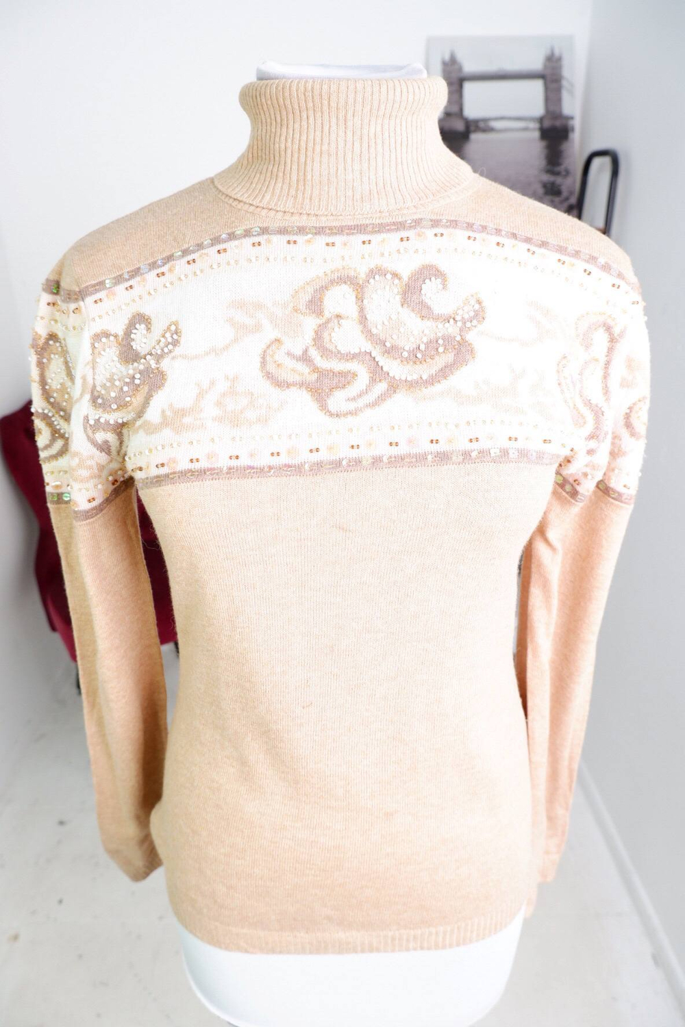 Джемпер Tesini лаконичного оттенка, визуально на 44 размер