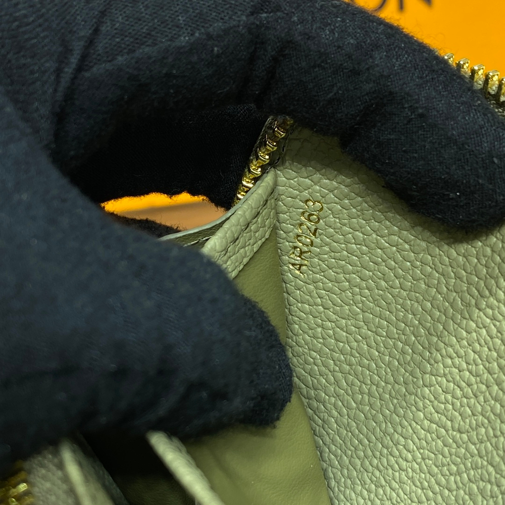 Louis Vuitton Zippy Wallet