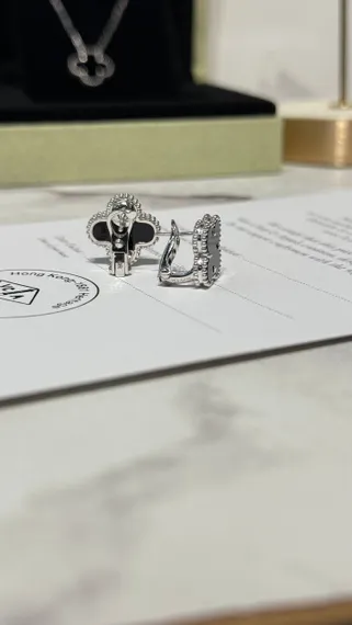 Серьги VAN CLEEF & ARPELS Vintage Alhambra