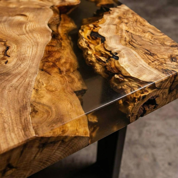 Карагач свилеватый