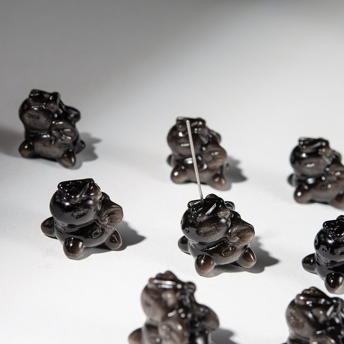 Пегас из натурального серебристого обсидиана, 17*19мм