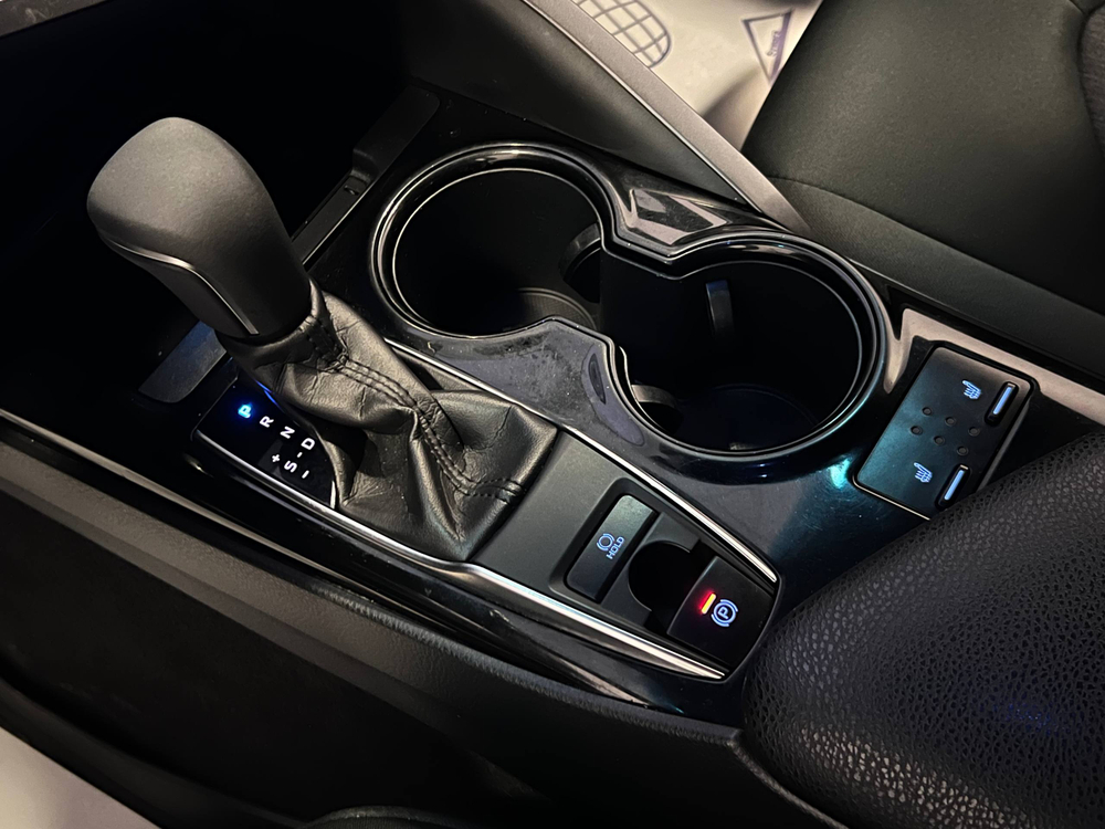 Toyota Camry, 2019 год