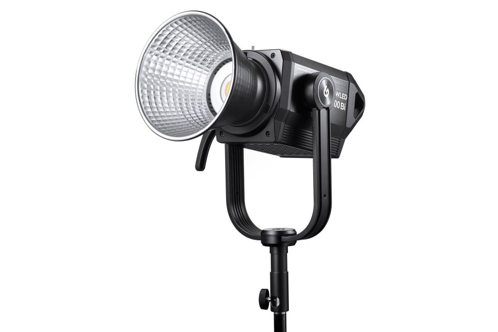 Светодиодный осветитель Godox Knowled M300Bi