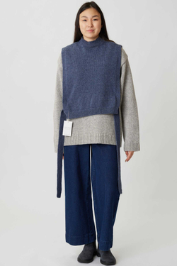 Манишка из шерсти джинсового цвета