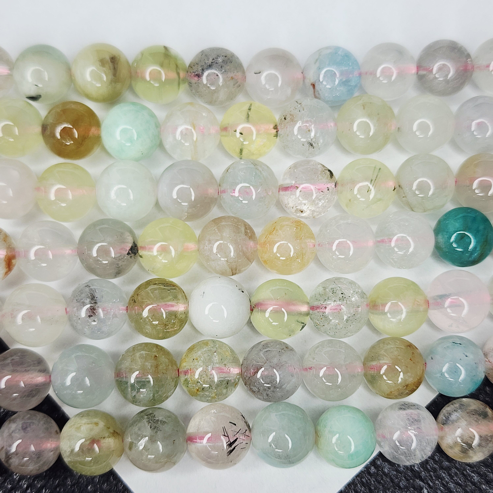 Микс бериллы, кварцы, пренит, амазонит, 8.3мм, цена за нить 19см