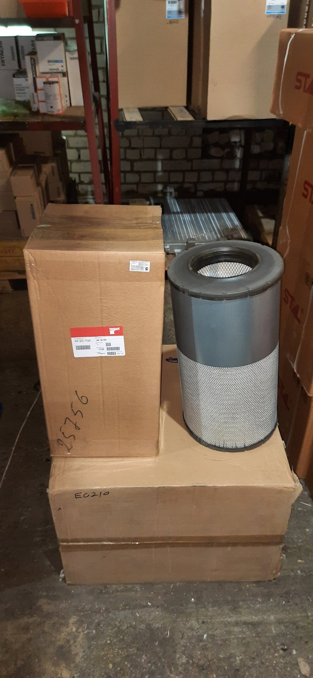 Фильтр воздушный Fleetguard  AF25756