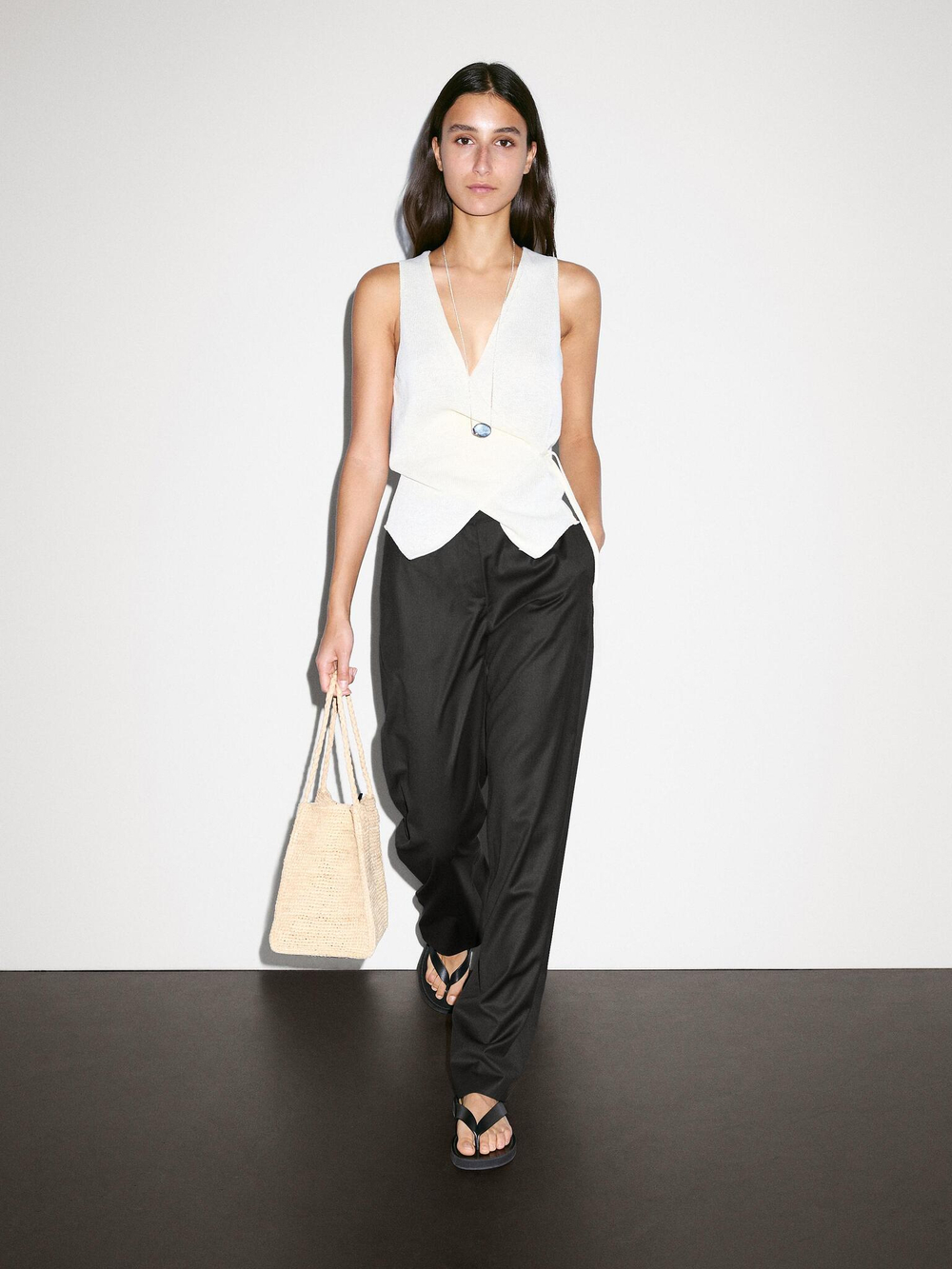 Massimo Dutti Брюки свободного кроя с низкой посадкой и прямыми штанинами, черный