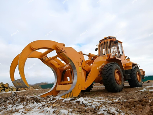 Бревнозахват на Телескопический погрузчик New Holland