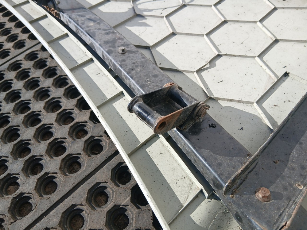 Спойлер кабины верхний 2022г.