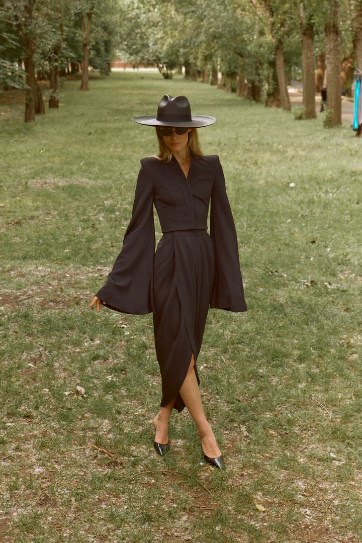 Жакет укороченный рукав клёш