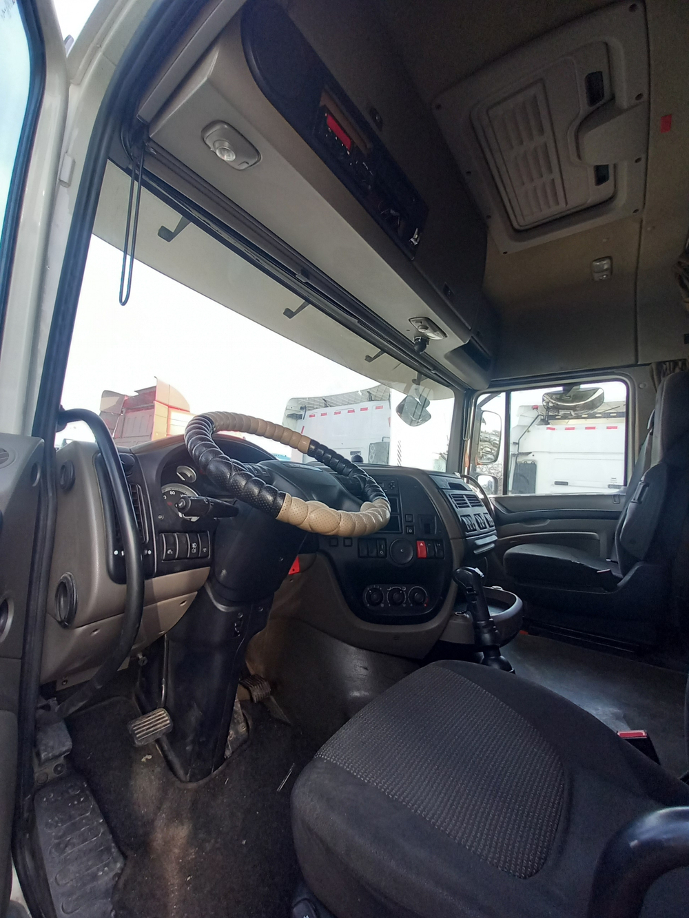 DAF XF 4x2 Седельный тягач FT XF 105 460 (Дизельный, 12,9 л, 462 л.с., МТ)