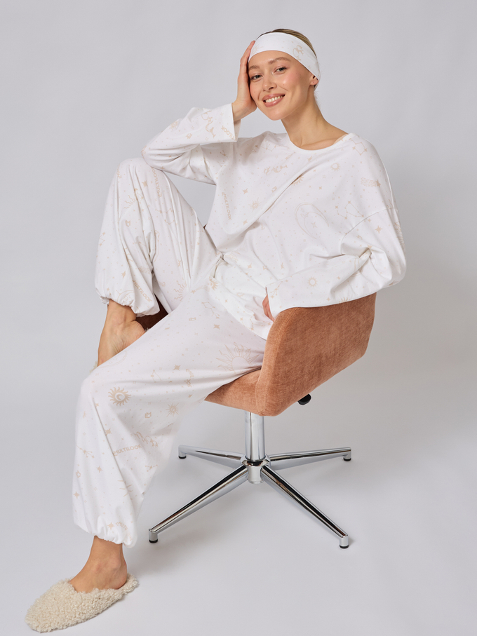 Пижама с брюками и лонгсливом "Зодиак"