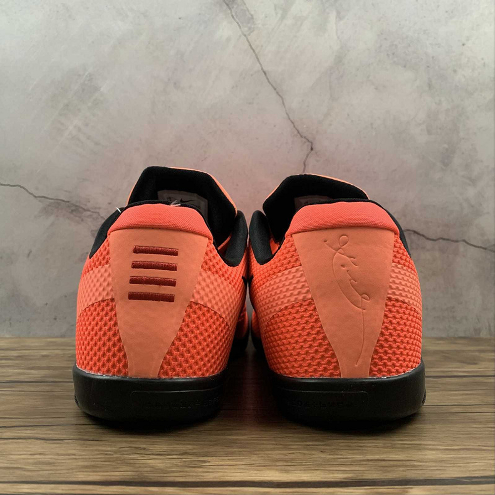 Kobe 11 em low barcelona sales