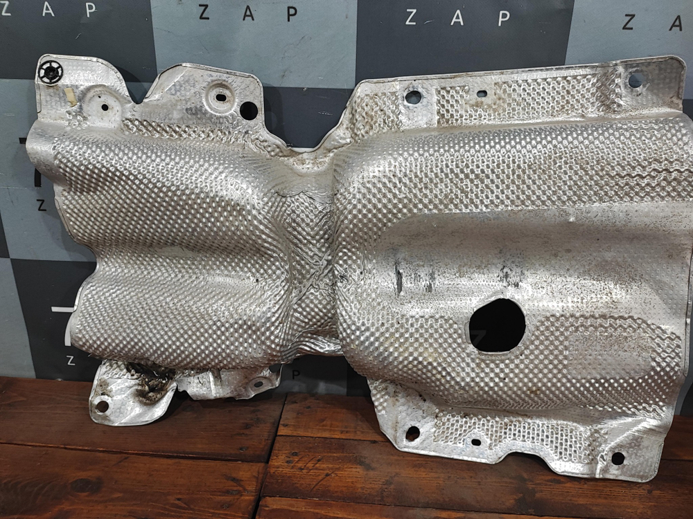 Экран тепловой Volkswagen Tiguan 2 16- Б/У Оригинал 5QA825613D