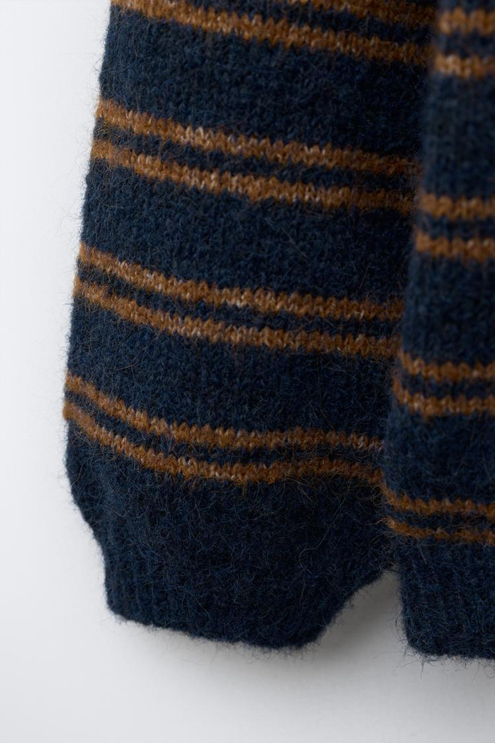 ZARA ВЯЗАНЫЙ ДЖЕМПЕР В ПОЛОСКУ С МЕДВЕДЕМ КРОШЕ, СИНИЙ