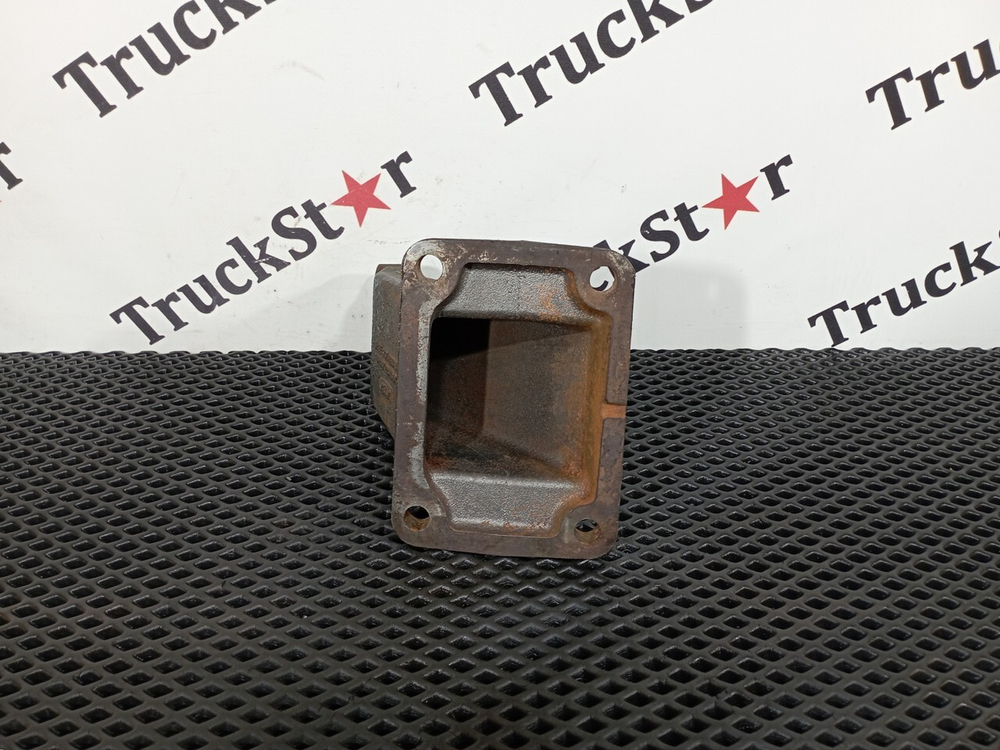 Кронштейн двигателя передний левый