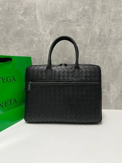 Кожаный портфель Bottega Veneta Intrecciato 37 с плечевым ремнем