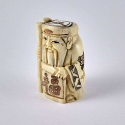 Нэцкэ Дзюродзин с посохом и табличкой "Счастье"