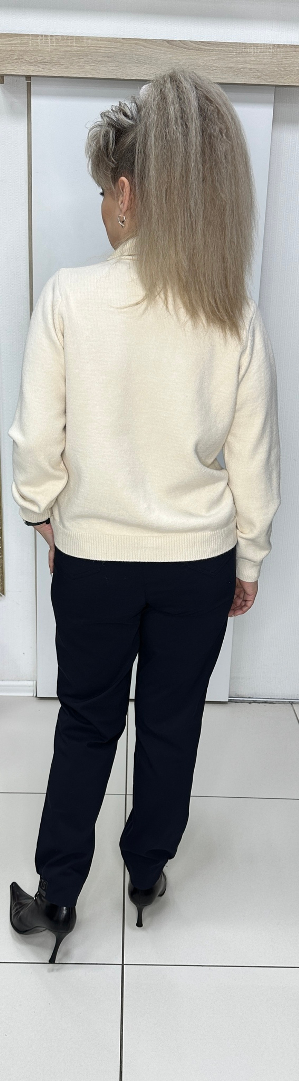 Темно-синие брюки-джоггеры на резинке со стразовым принтом