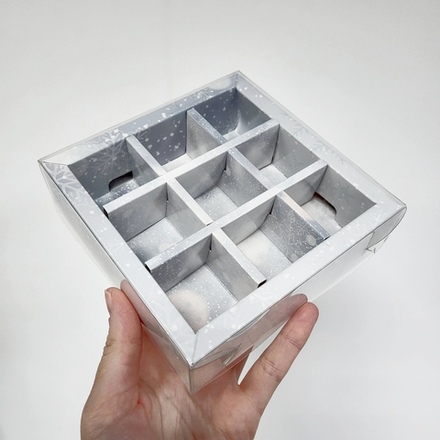 Коробка на 9 конфет Снежинки (прозрачная крышка)