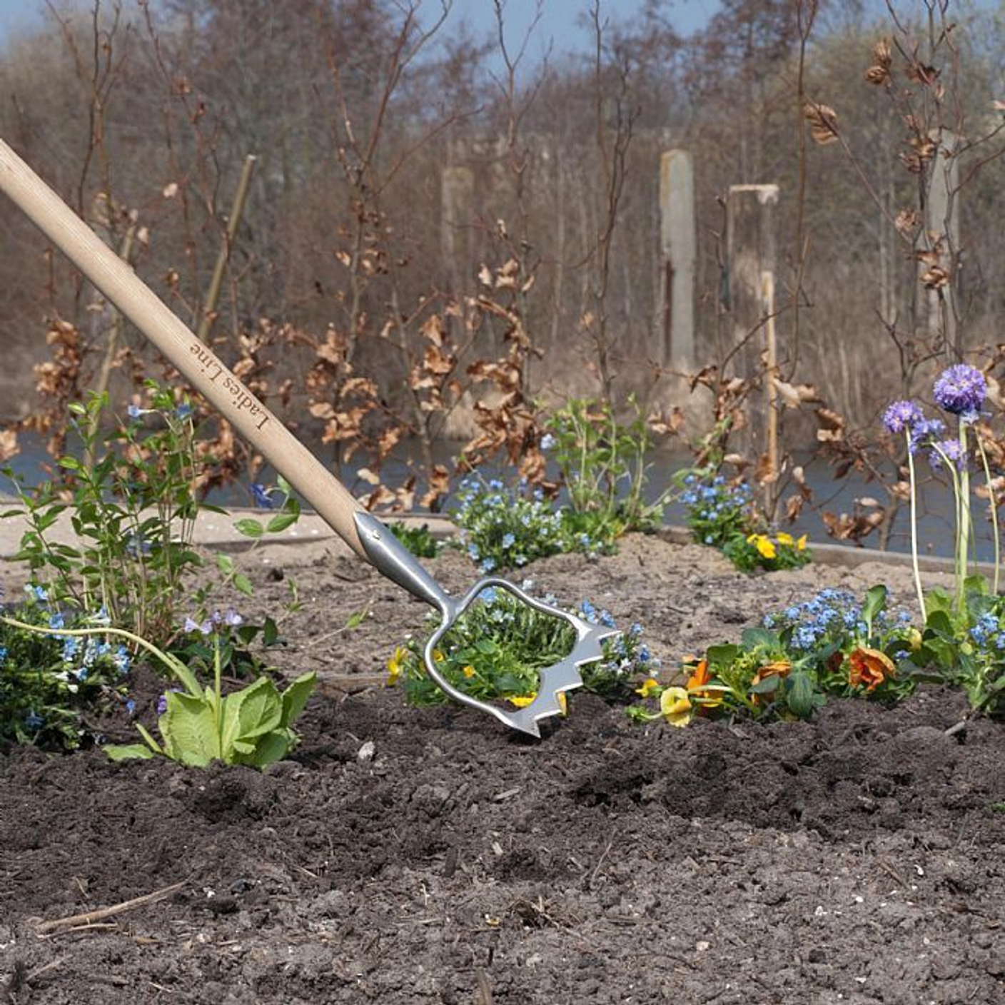 Инструмент для обработки почвы — Статьи от интернет-магазина «Строительный Двор»