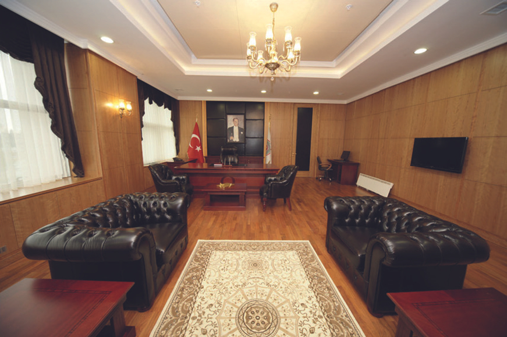 Мебель для общественных зданий — надёжные решения для больших потоков людей