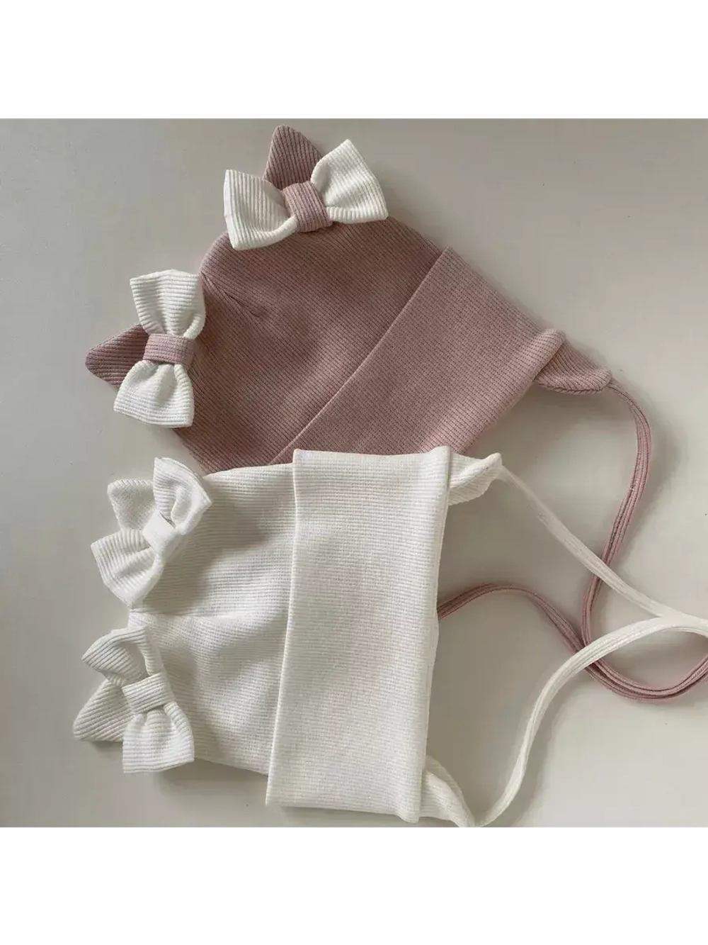 Шапка с ушками для девочки трикотажная на завязках