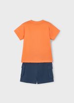 футболка с шортами