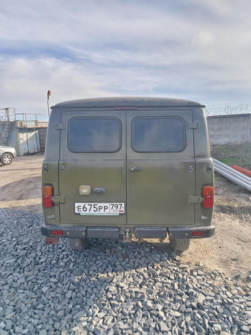 UAZ 3909* Грузопассажирский 390995-04 (без ABS, Бензиновый, 2,7 л, 112 л.с.)