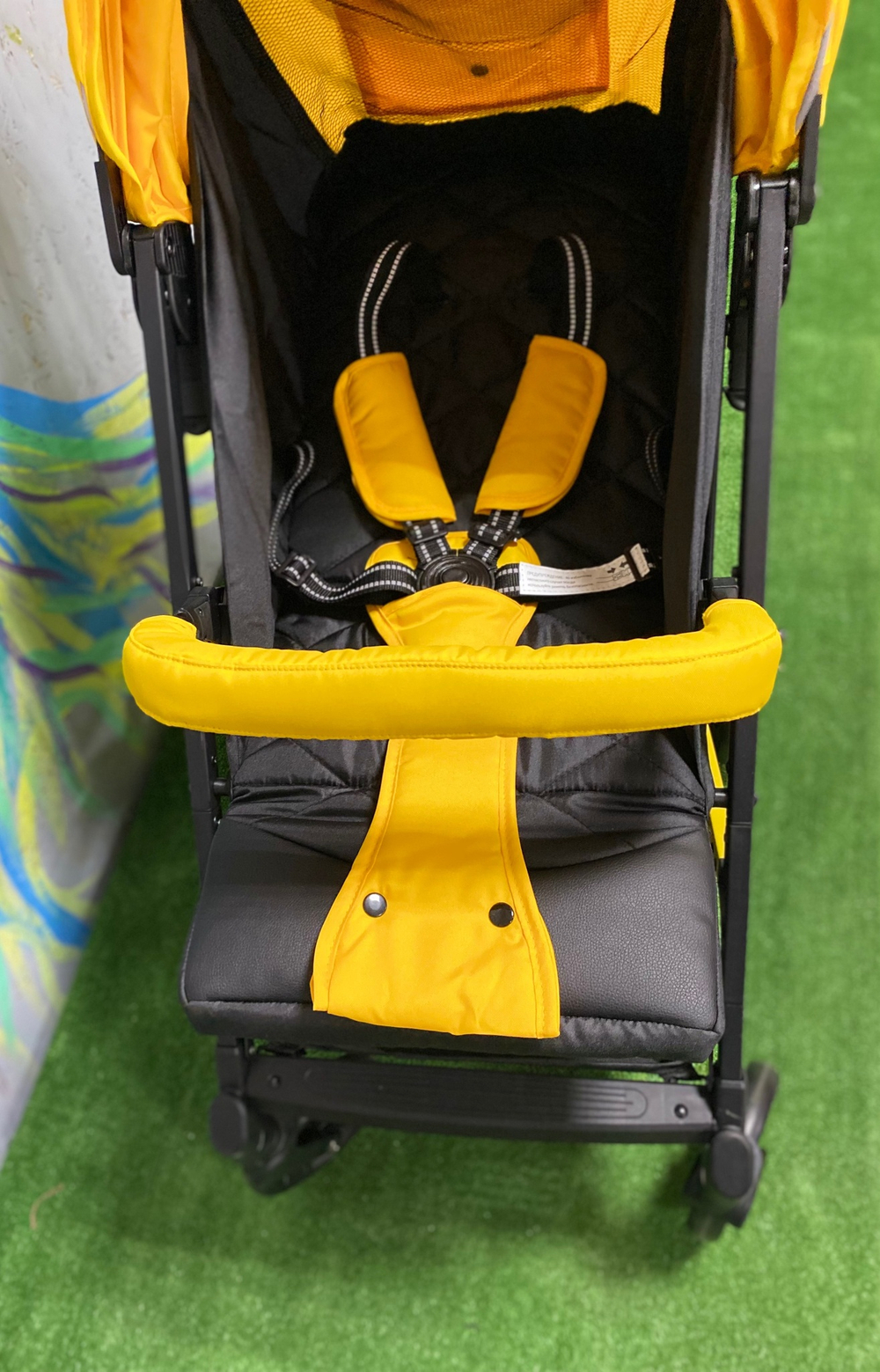 Коляска детская прогулочная Costa Tracy (Vibrant yellow/ярко-жёлтый) Артикул: T-02