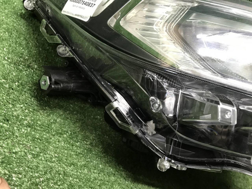 Фара правая Toyota RAV4 5 XA50 (2018-н.в.) LED