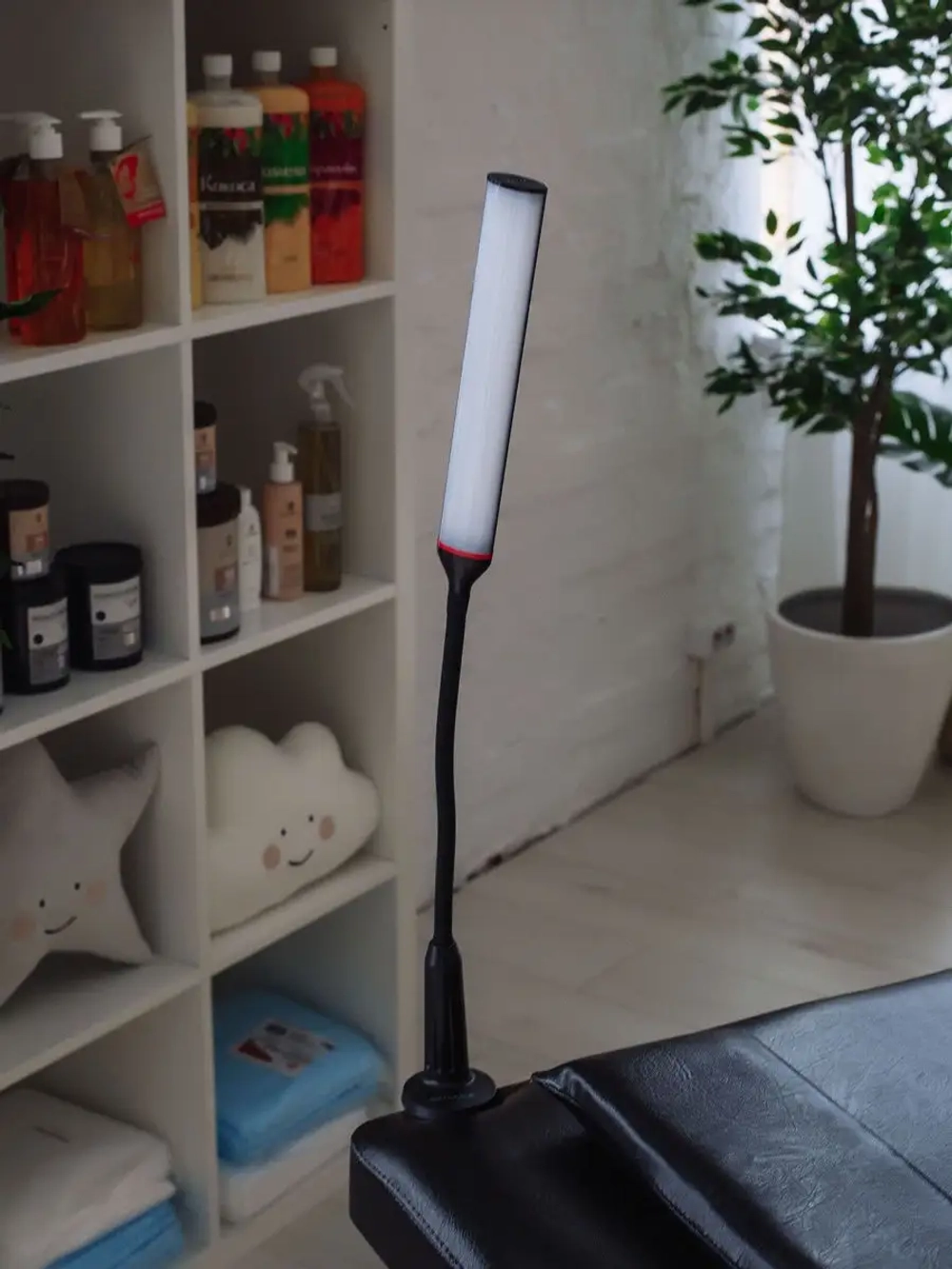 Лампа для наращивания ресниц на кушетку