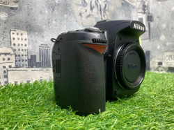 Nikon D90 27.000 кадров ( С дефектом )